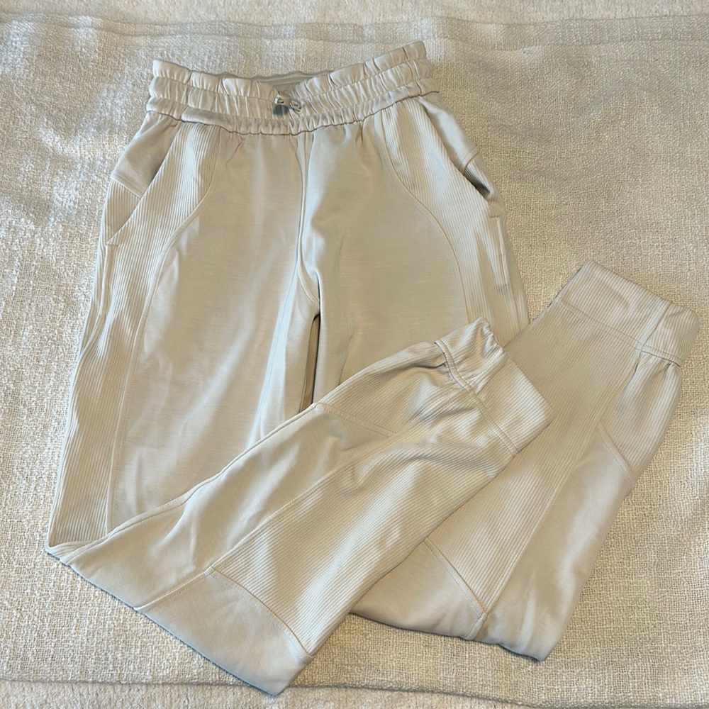 WOMENS LULULEMON JOGGERS